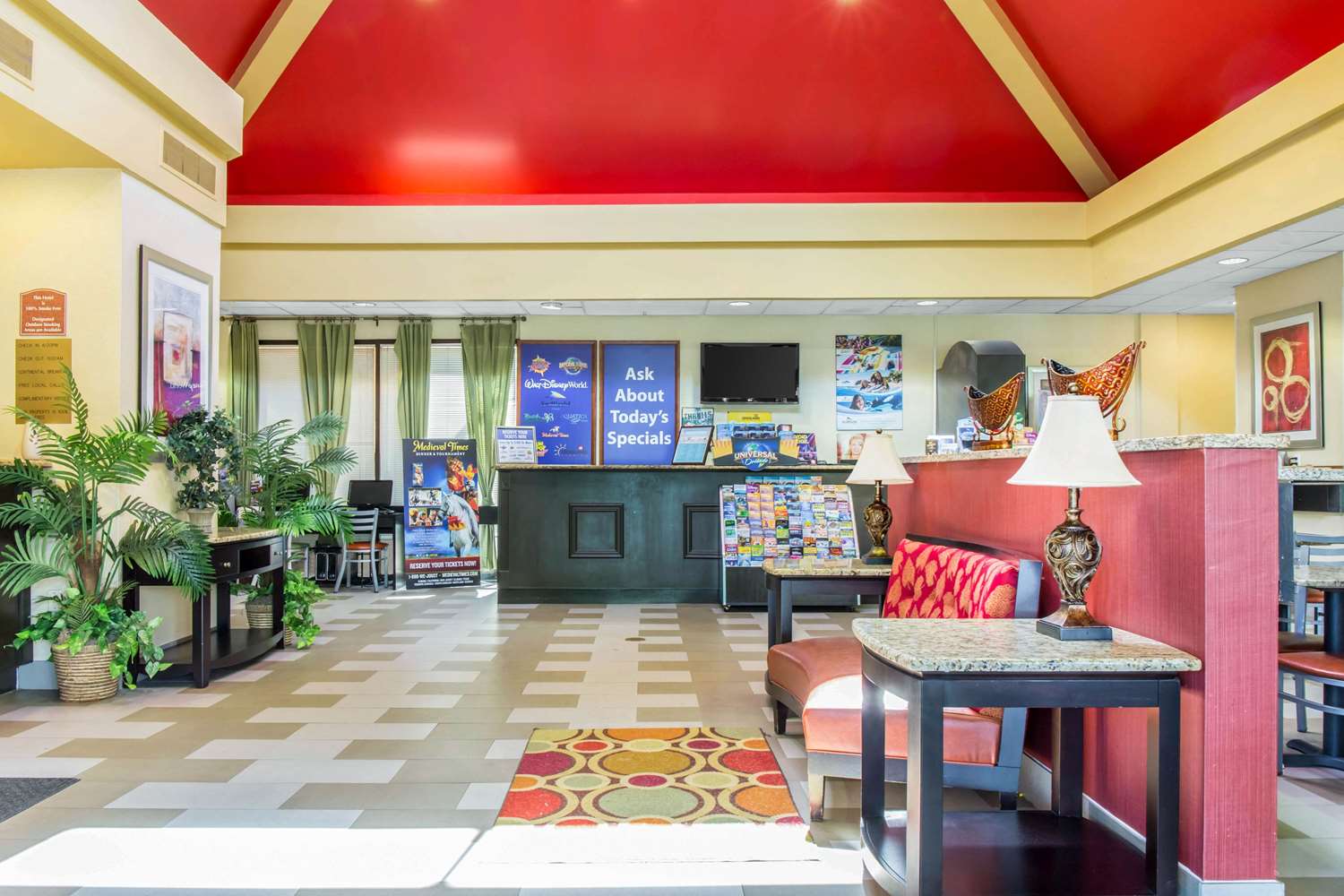 Фото Mi Casa Hotel