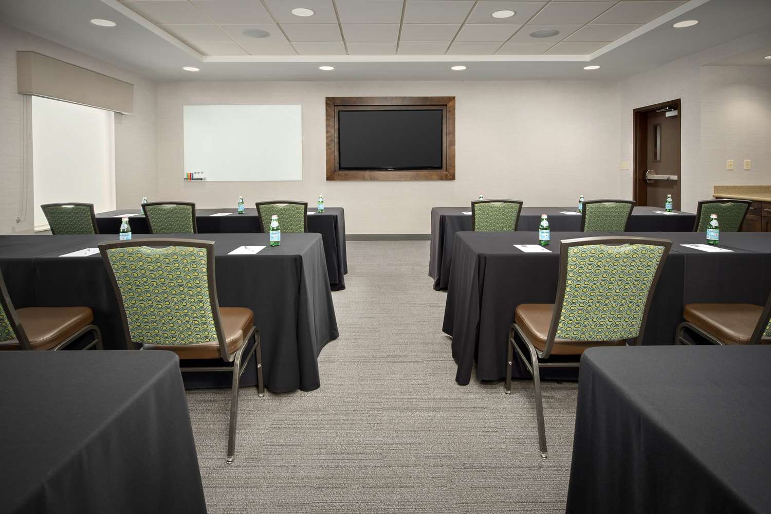 Фото Hampton Inn & Suites Portland/Hillsboro-Evergreen Park, Or