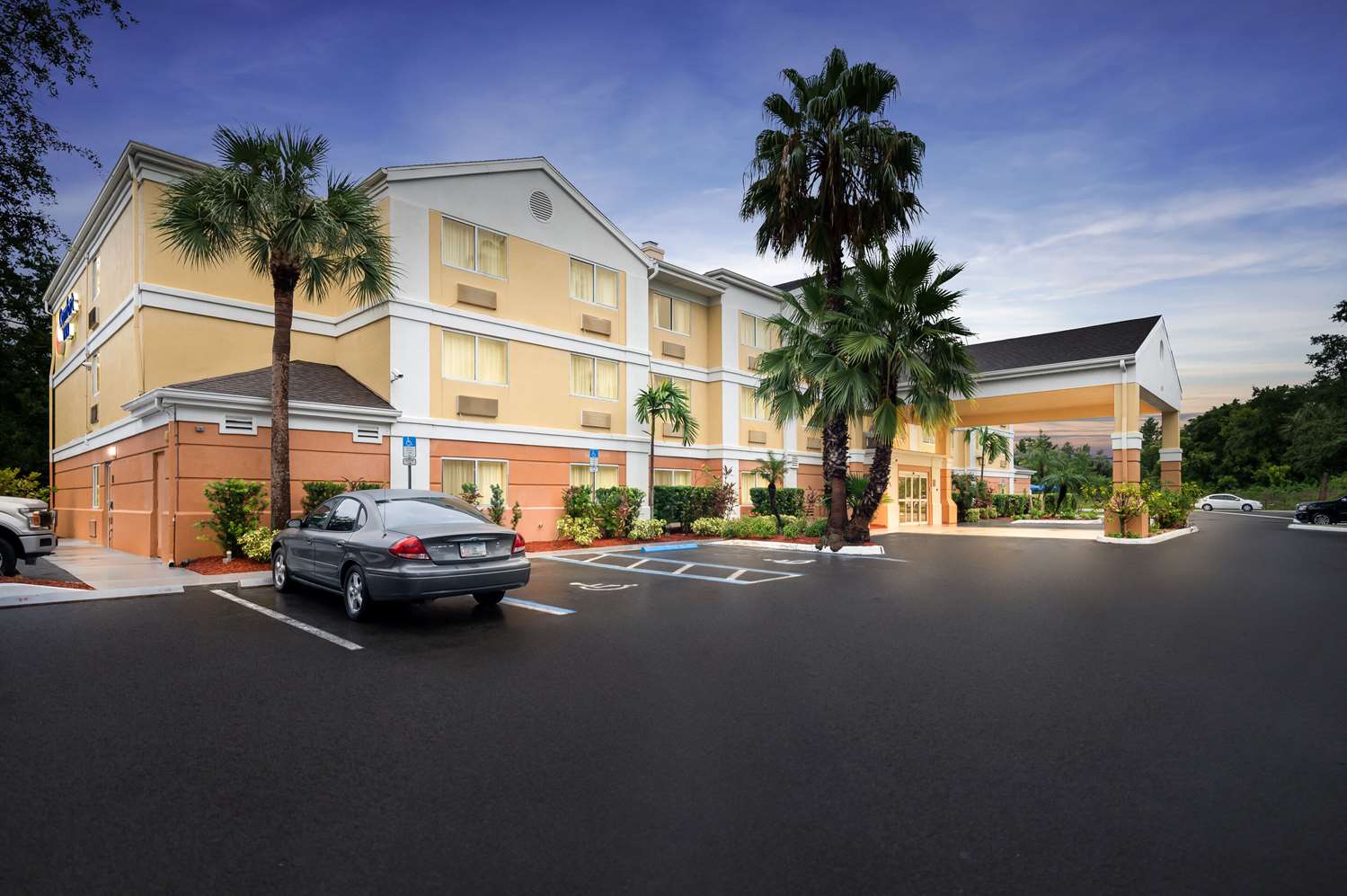 Фото Comfort Inn Fort Myers Northeast