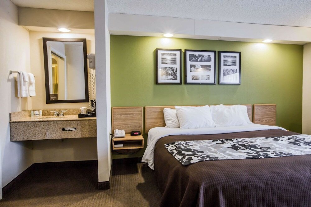 Фото Rodeway Inn At Six Flags