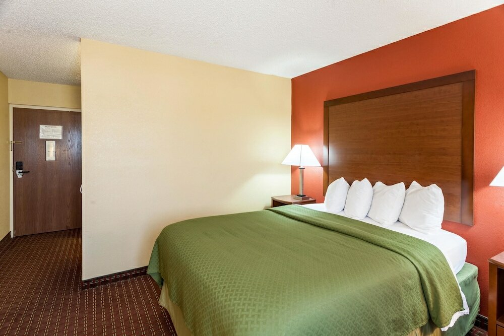 Фото Quality Inn & Suites