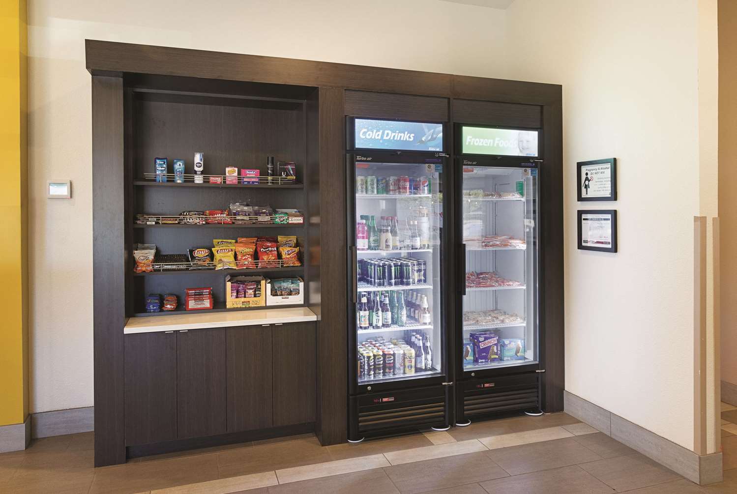 Фото La Quinta Inn & Suites by Wyndham Portland Nw