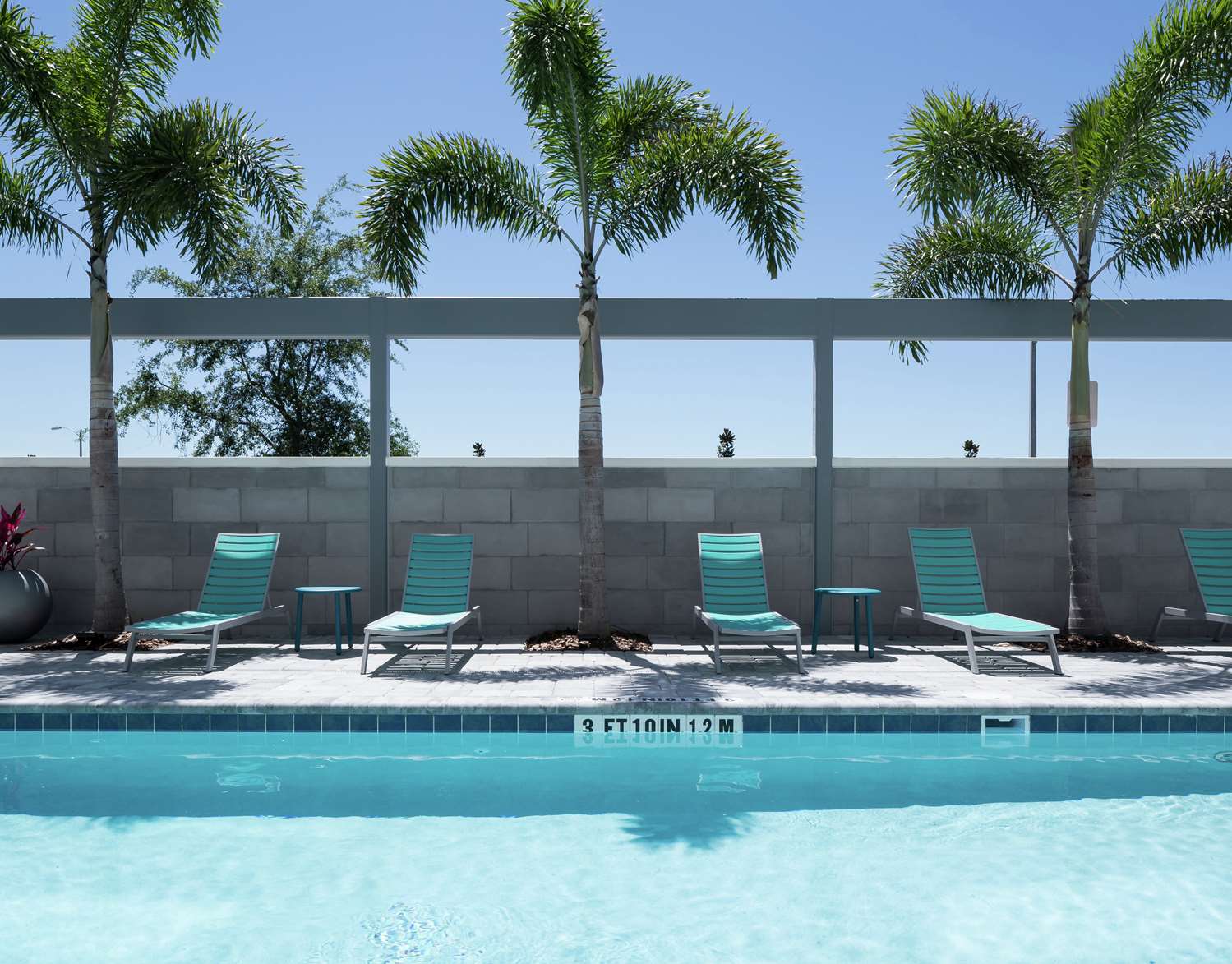 Фото Home2 Suites by Hilton Orlando Airport