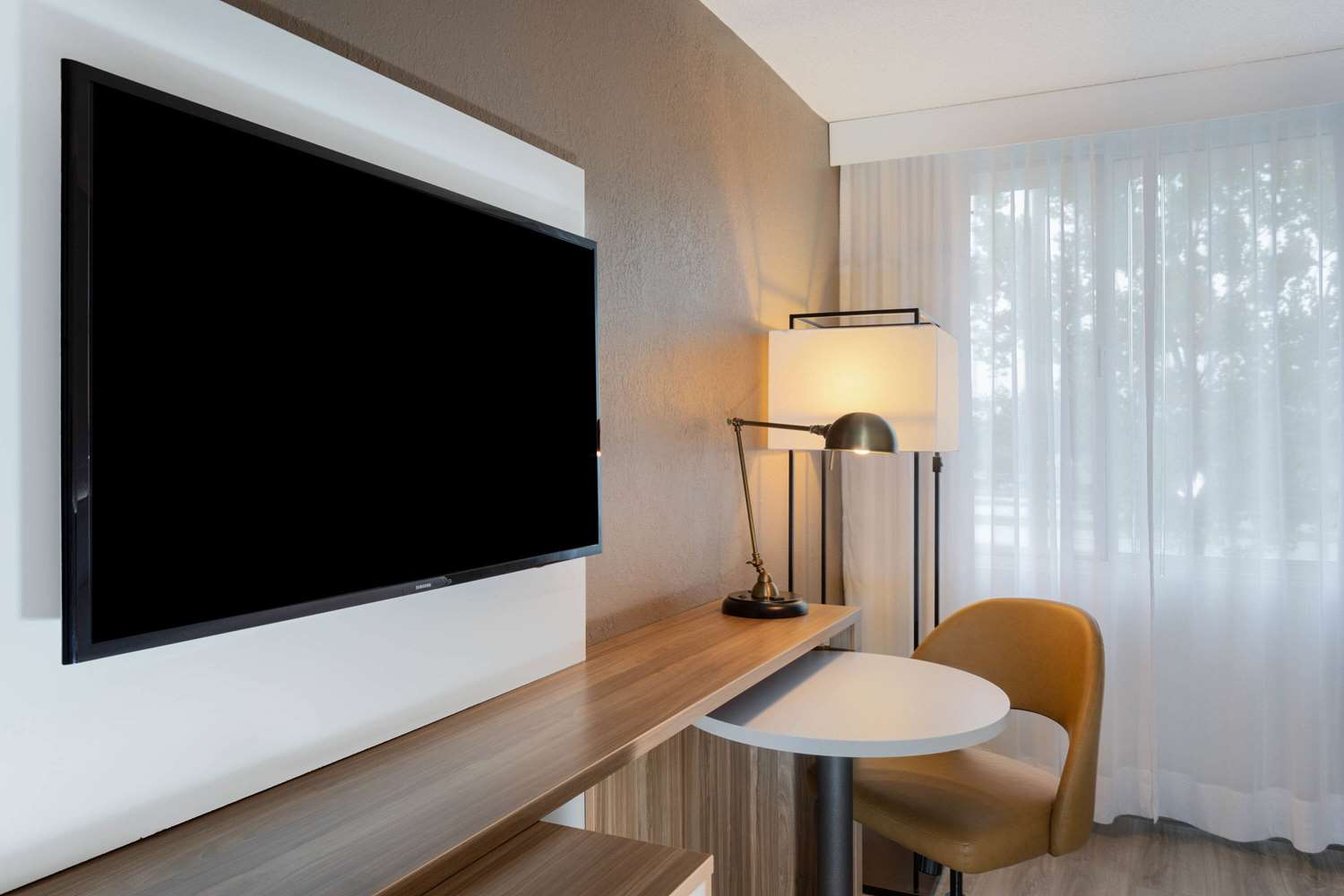 Фото Wyndham Garden Tallahassee Capitol