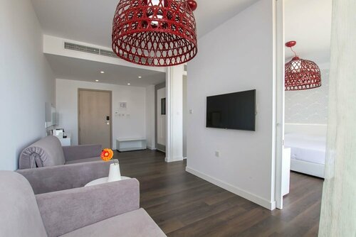 Гостиница Margadina Lounge Hotel в Айя-Напе