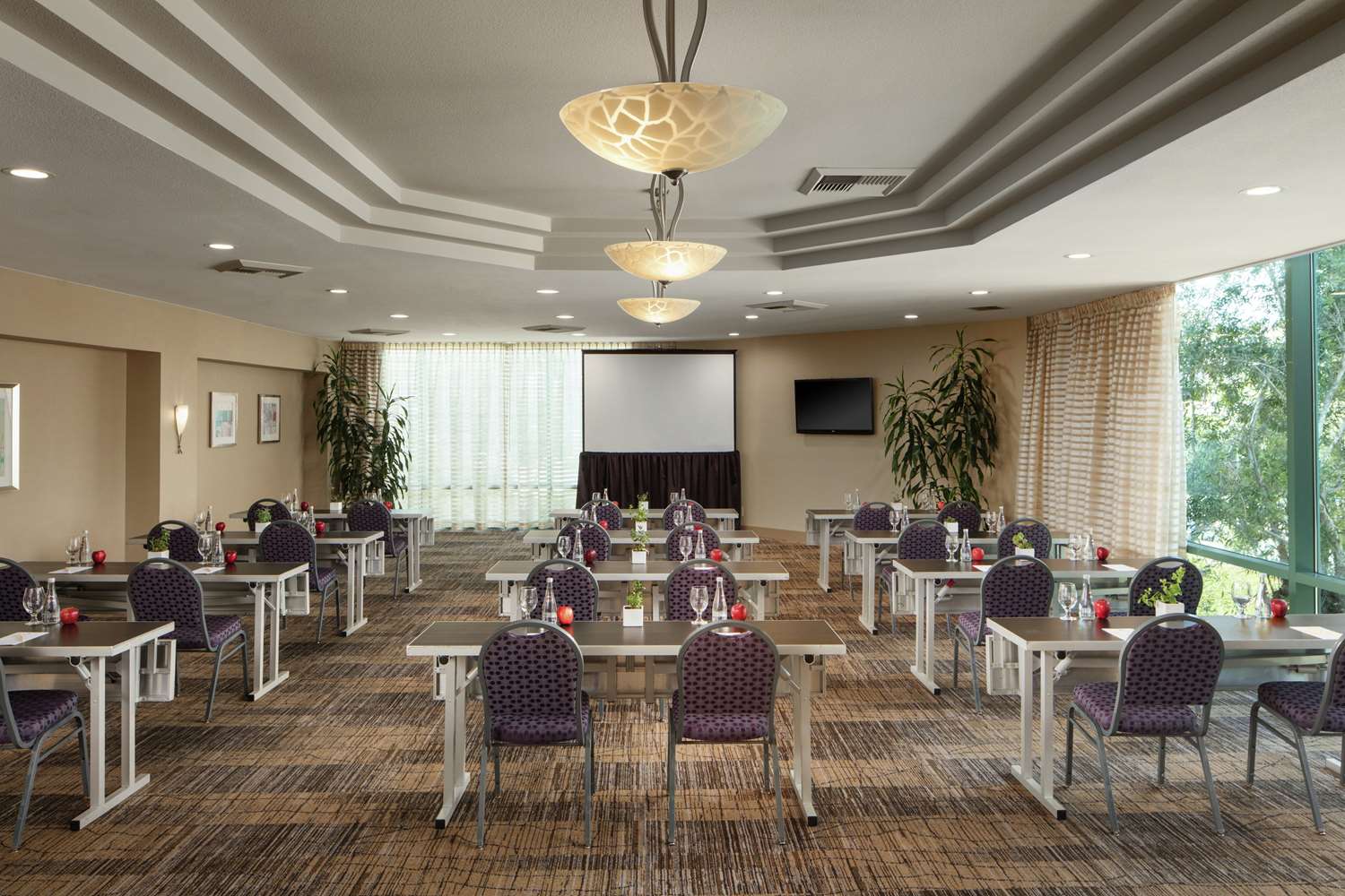 Фото Doubletree by Hilton Hotel Circle