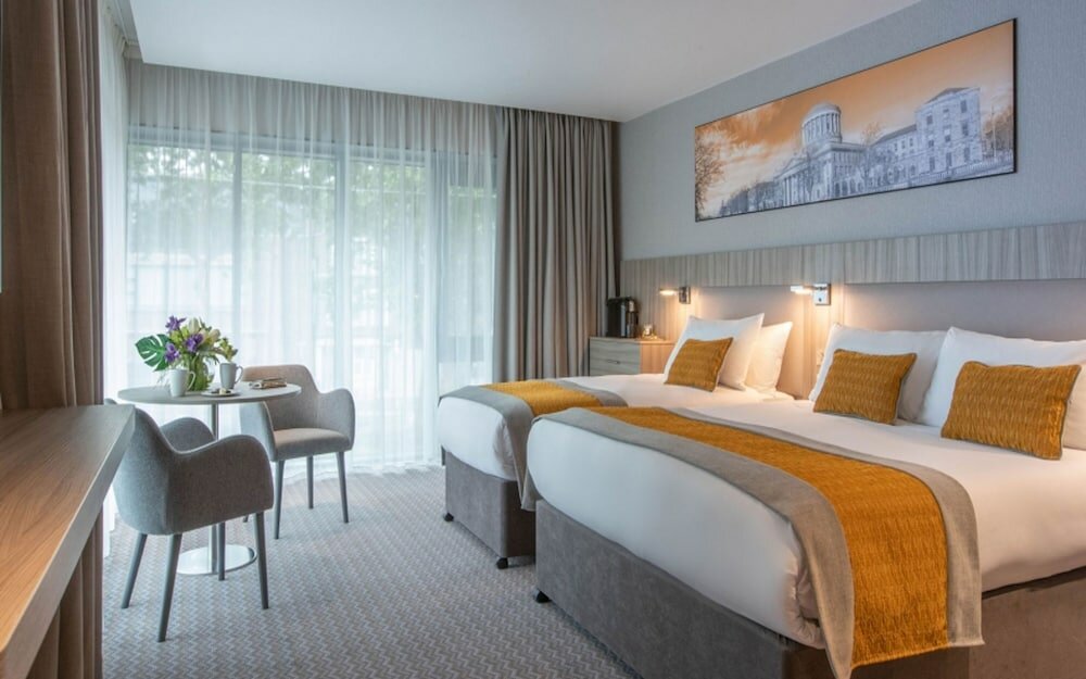 Фото отеля 2