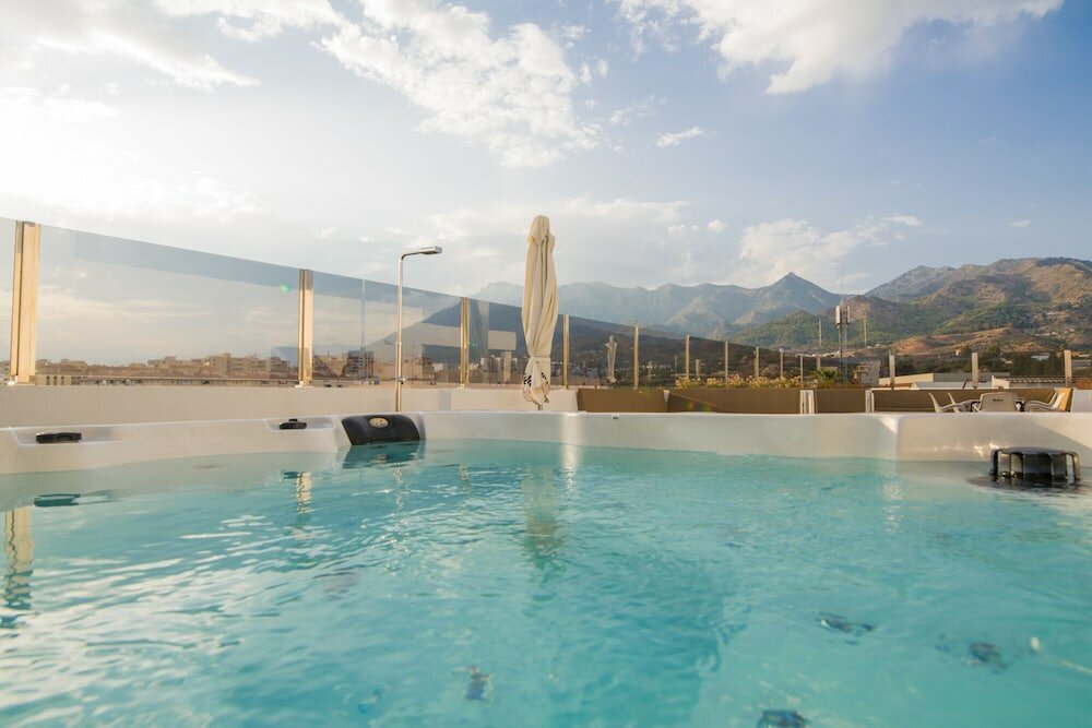 Фото Daos Suites Terrace Marbella