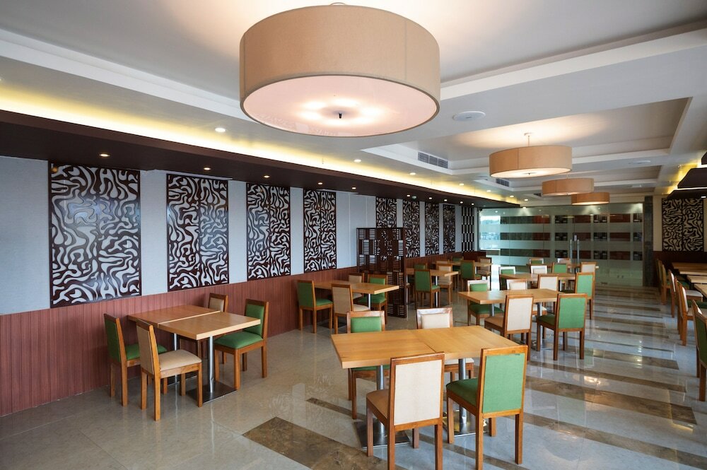 Фото Pushkara Sarovar Portico Dibrugarh