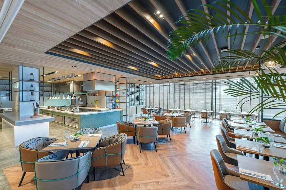 Фото Four Points by Sheraton King Abdulaziz Road