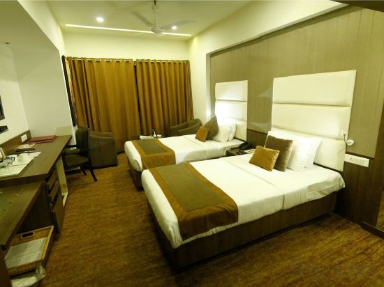 Фото Hotel Centre Point