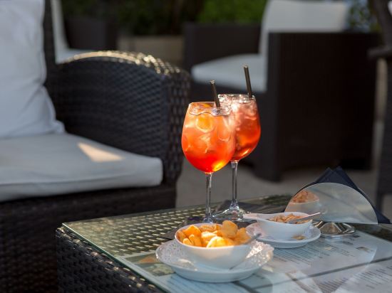 Фото Hotel Cristina