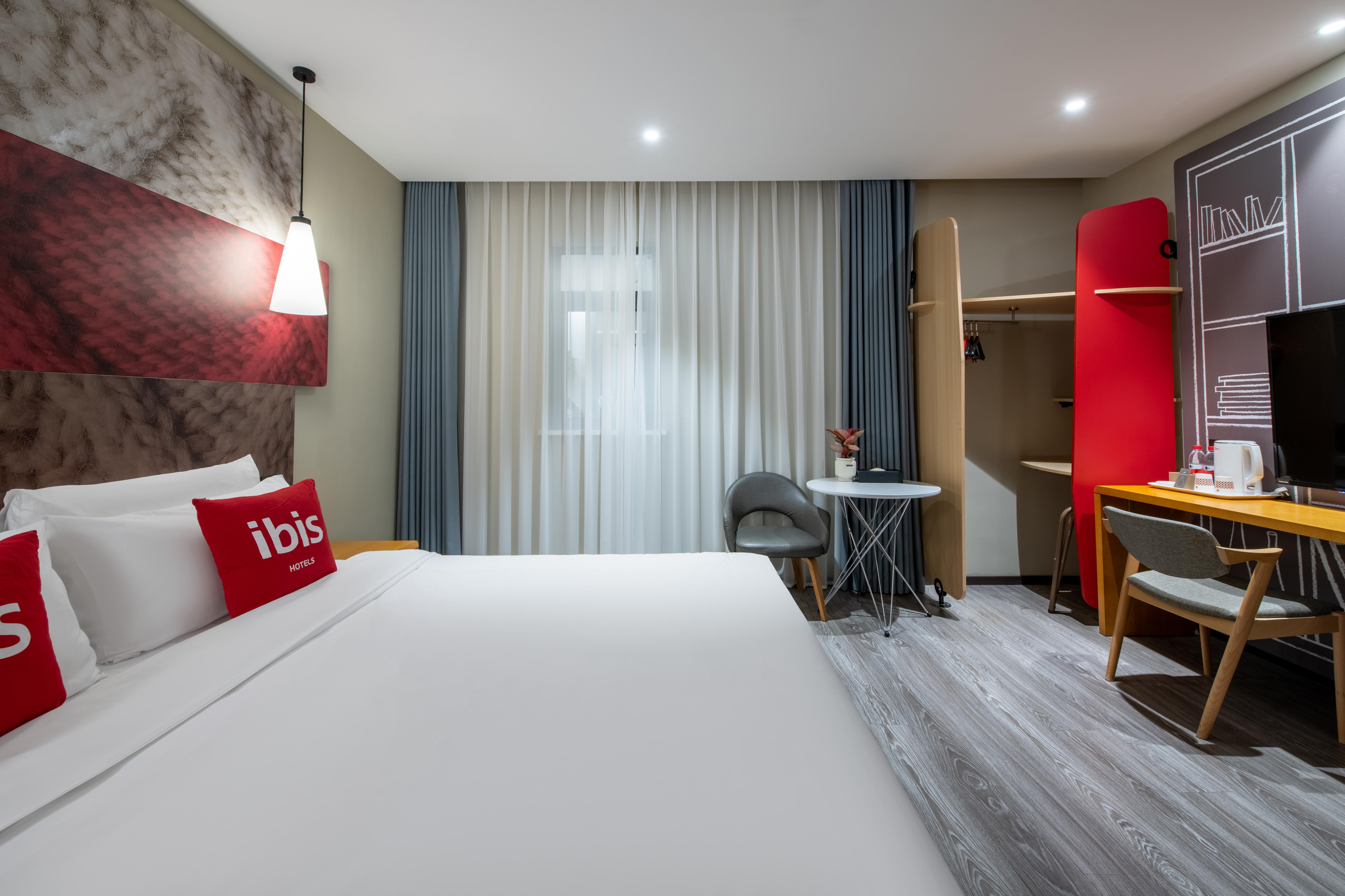 Фото Ibis Nanjing South Railway Station North Square Hotel