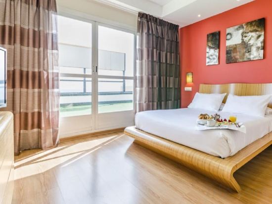 Фото Hotel Maya Alicante