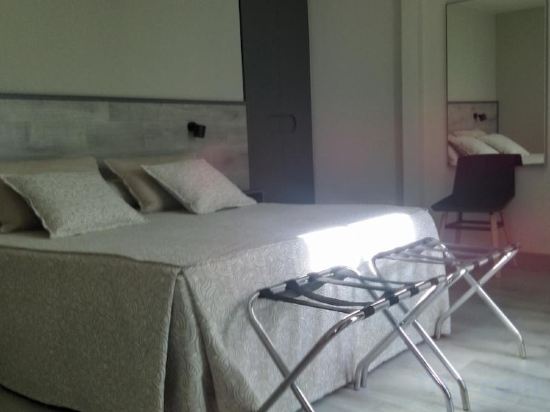 Фото Hotel Oasis Plaza