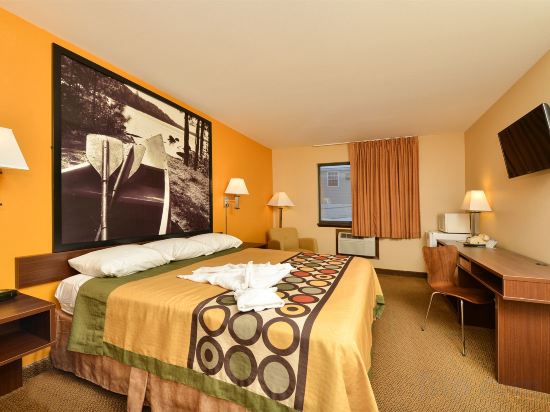 Фото Super 8 by Wyndham Rochester Mayo Clinic Area