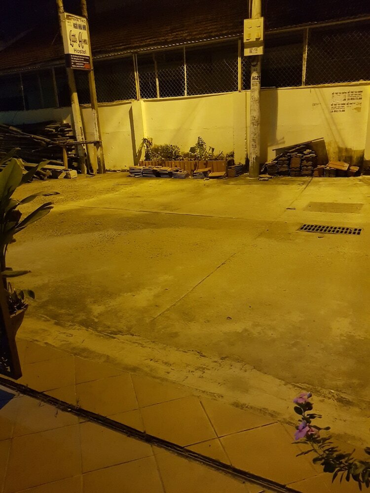 Фото Little Home Hostel