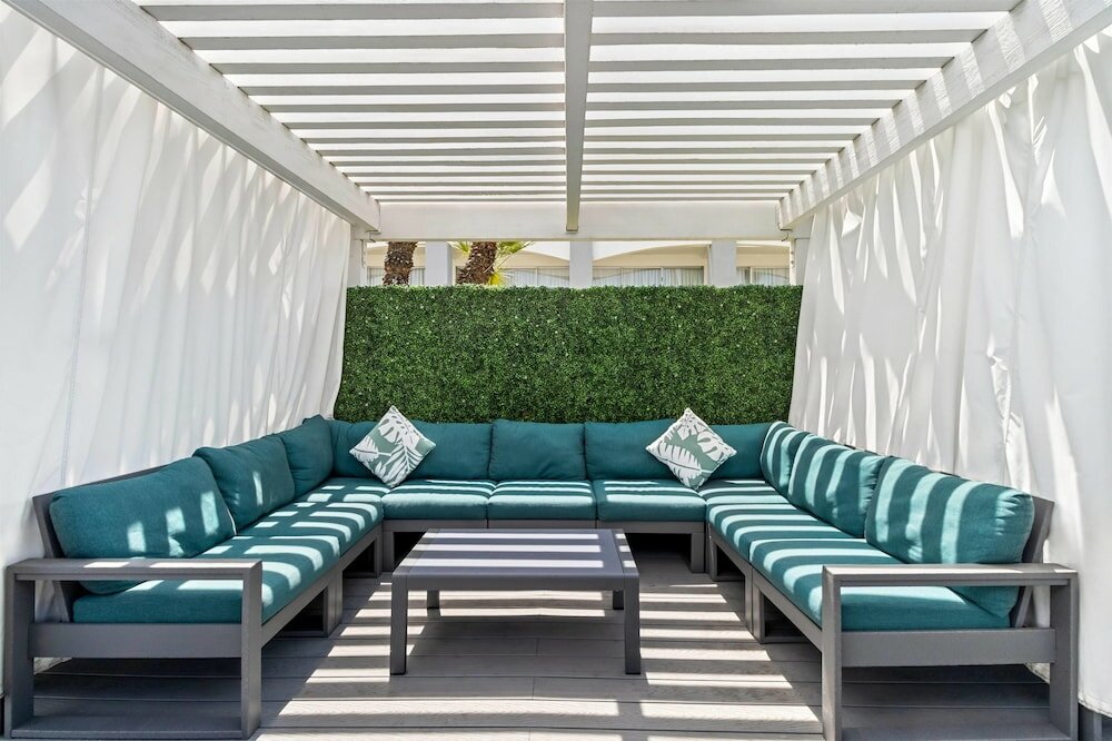 Фото Hourglass Hotel, Ascend Hotel Collection