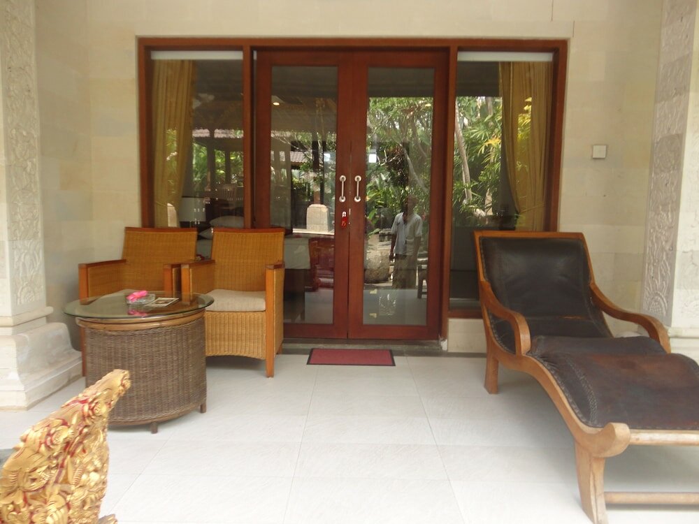 Фото Monkey Forest Bungalow