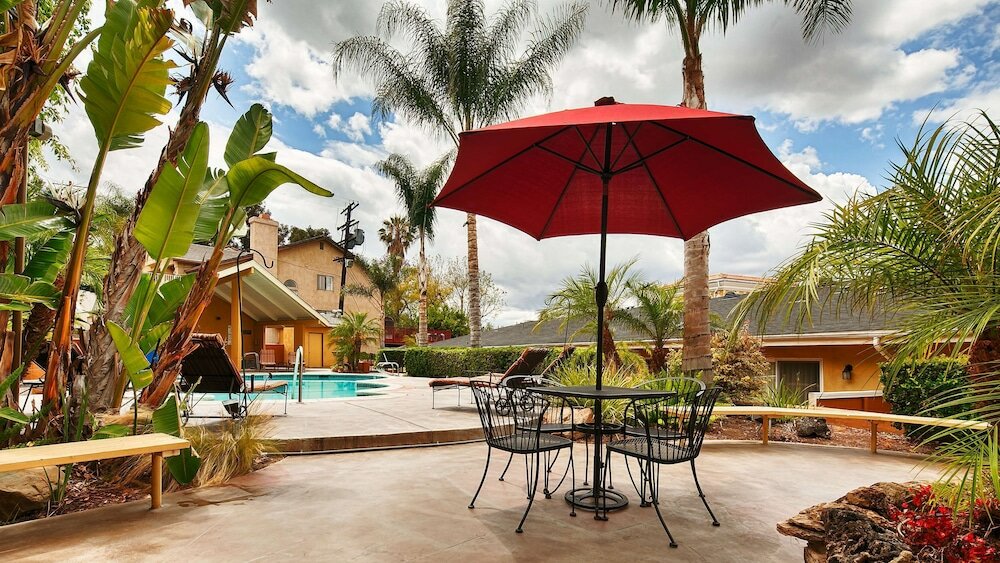 Фото Best Western Woodland Hills Inn