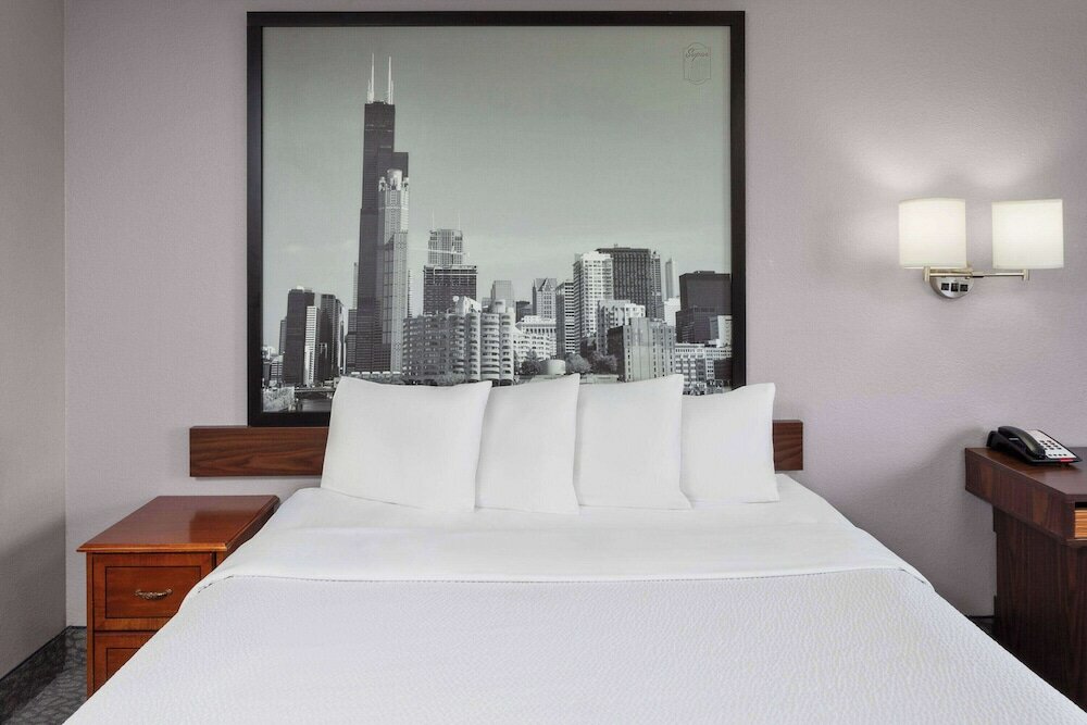 Фото Super 8 by Wyndham Romeoville Bolingbrook