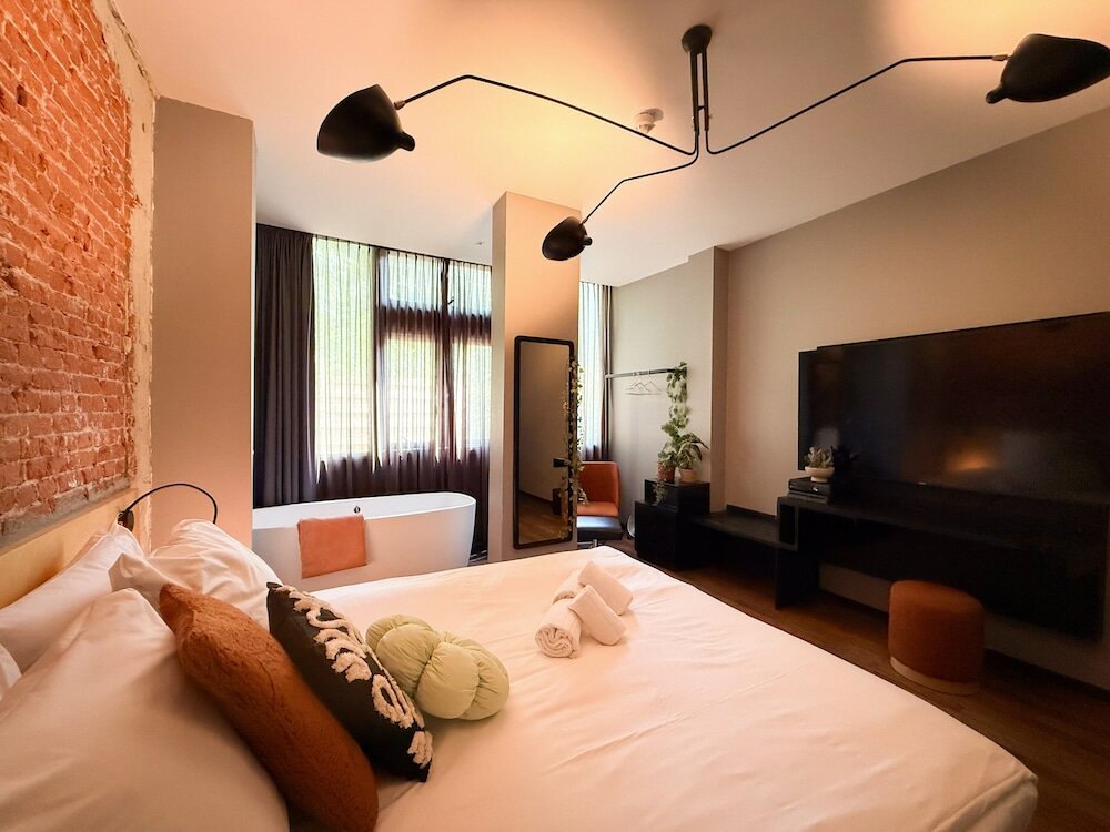 Фото The Arcade Hotel