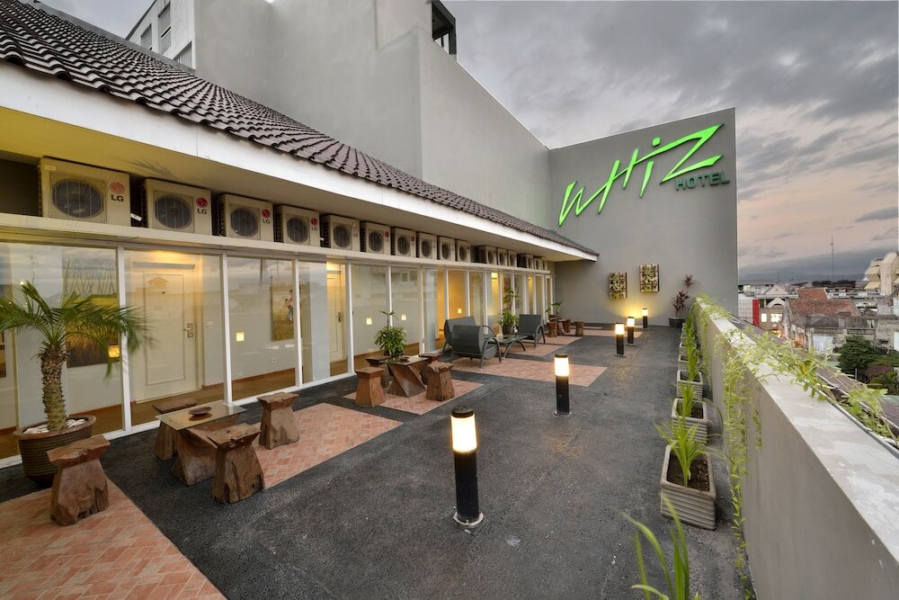 Фото Whiz Hotel Malioboro Yogyakarta