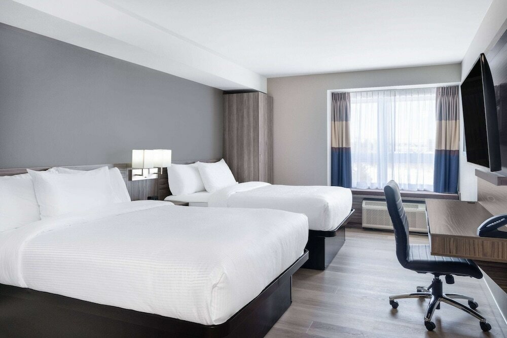 Фото Microtel Inn & Suites by Wyndham Kanata Ottawa West