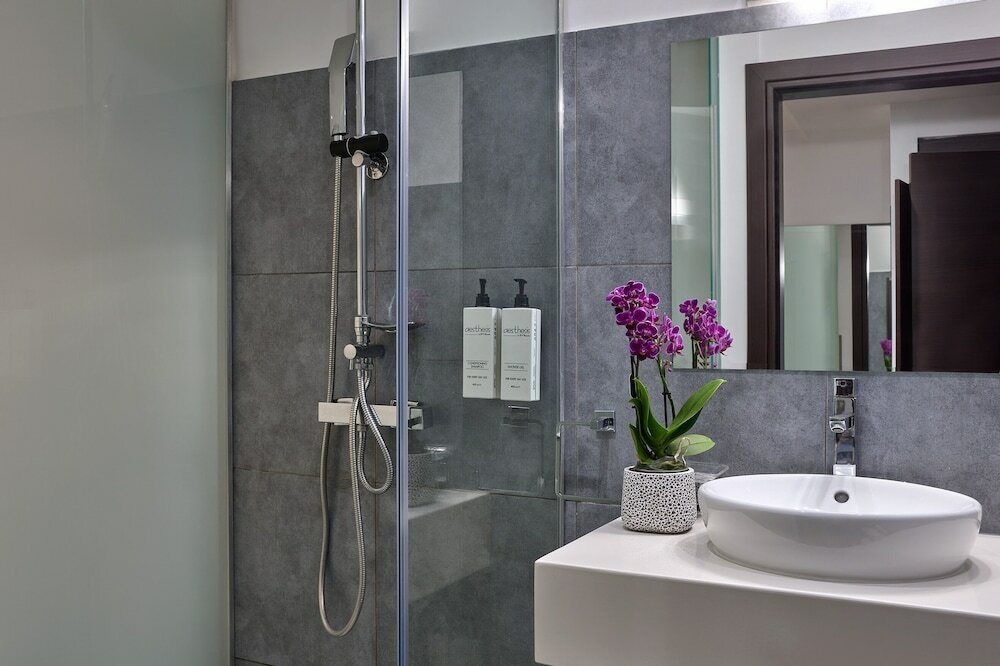 Фото Breeze Boutique Hotel