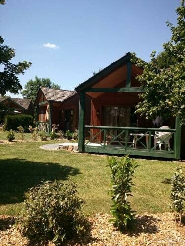 Гостиница Les Chalets De La Colagne в Манде
