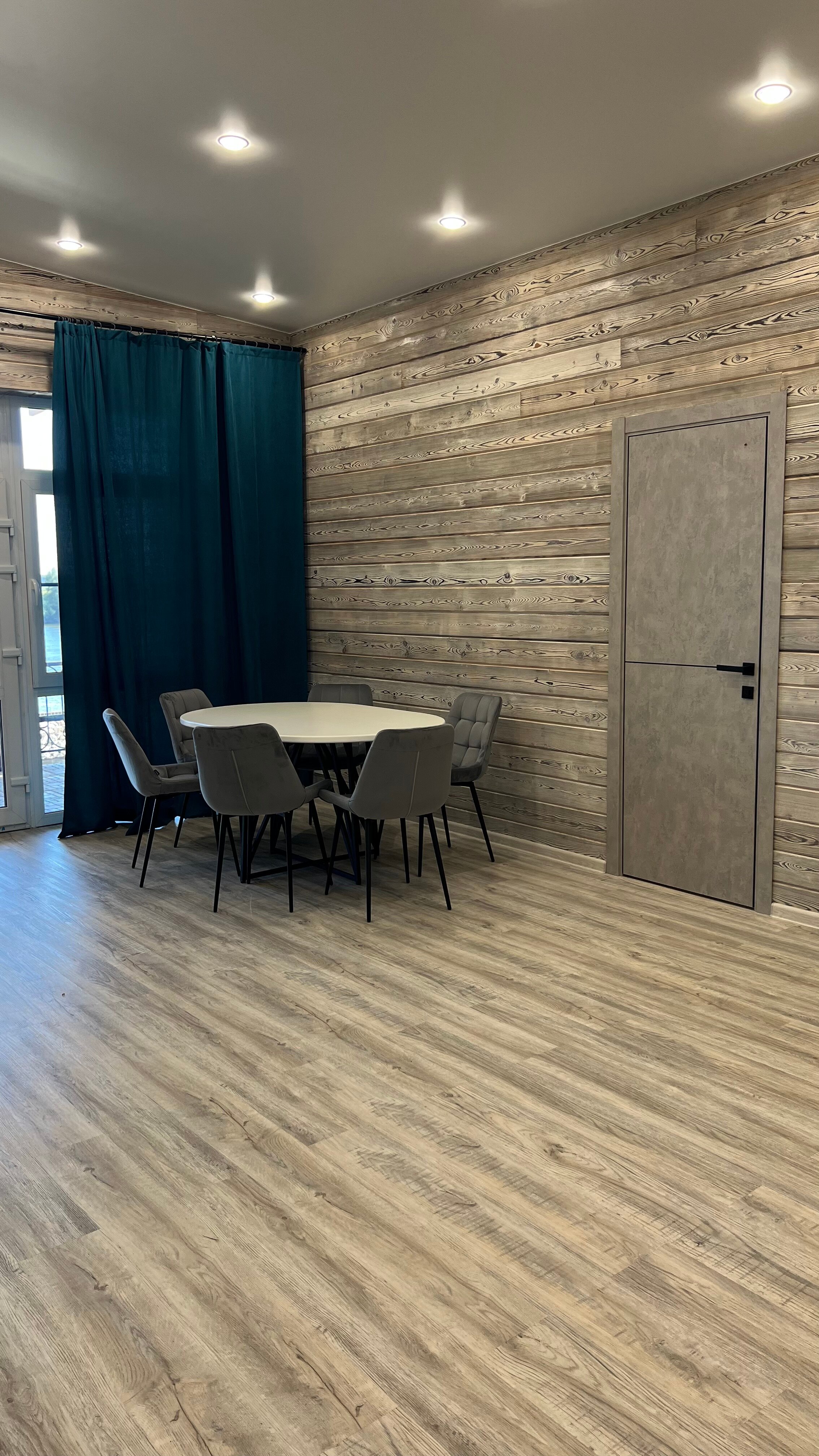 Фото Салана