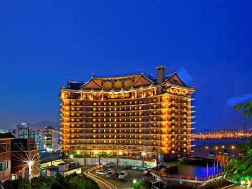 Внешний вид отеля Commodore Hotel Busan в Пусане, фото 1