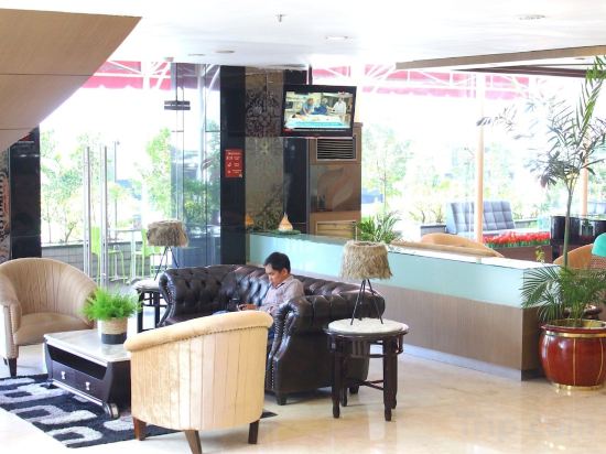 Фото Hermes Palace Hotel Medan
