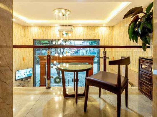 Фото Westlake Tay Ho Hotel
