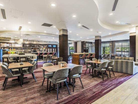 Фото Courtyard by Marriott Boston Waltham