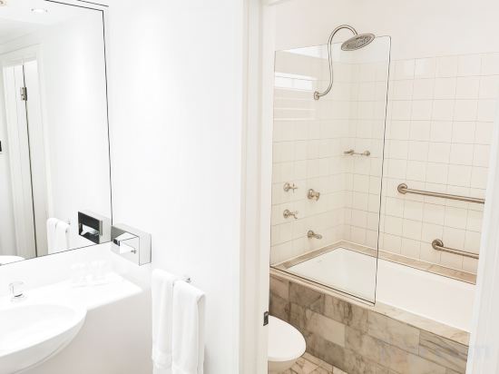 Фото Ramada by Wyndham Cairns City Centre