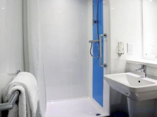 Фото Travelodge Inverness Fairways