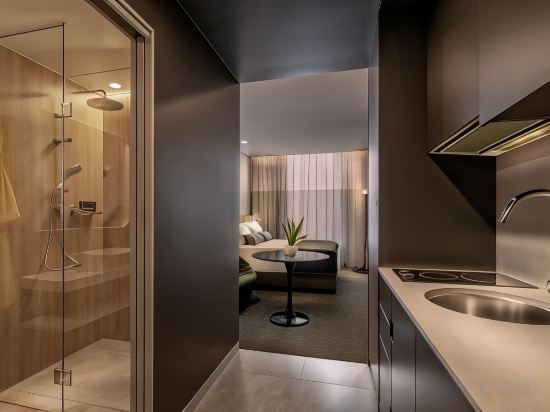 Фото Veriu Green Square