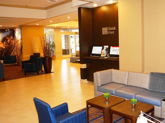 Фото Courtyard by Marriott Baldwin Park