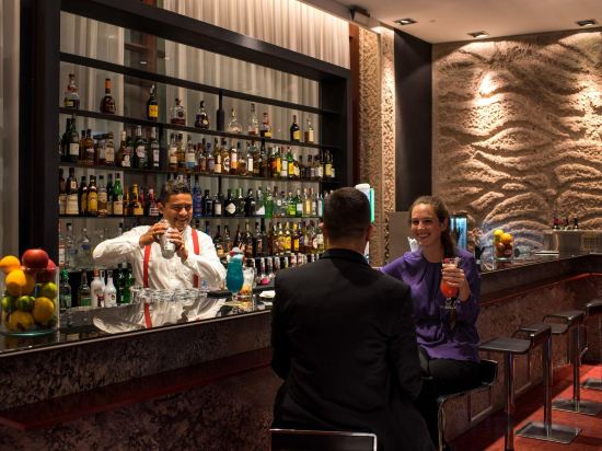 Фото Hilton Madrid Airport