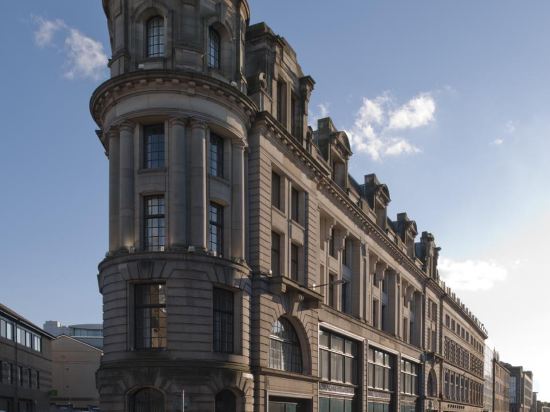 Фото DoubleTree by Hilton Edinburgh City Centre