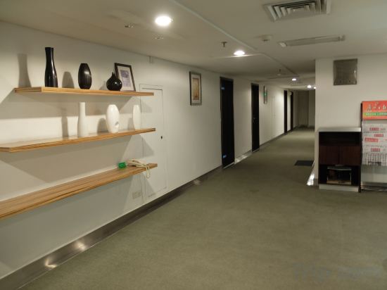 Фото Zhuhai Special Economic Zone Hotel