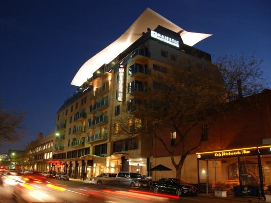 Фото Majestic Roof Garden Hotel