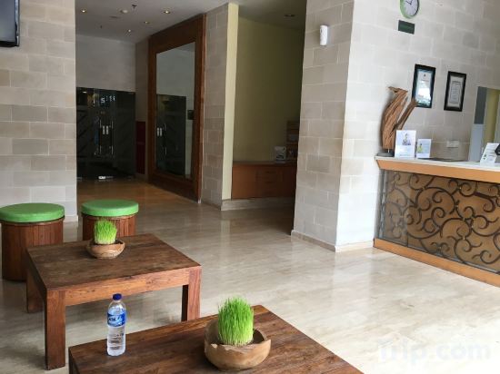 Фото Whiz Hotel Malioboro Yogyakarta