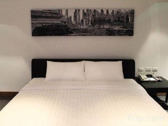 Фото S33 Compact Sukhumvit Hotel
