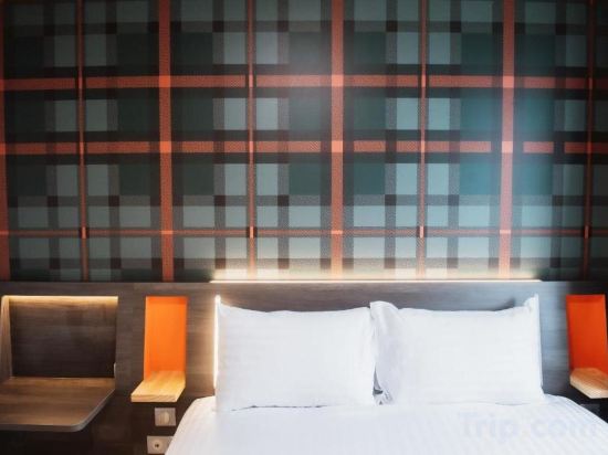 Фото EasyHotel Paris Nord Aubervilliers