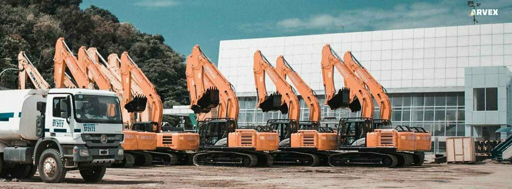 Satellite operator Arvex GPS Vehicular Peru, Lima, photo