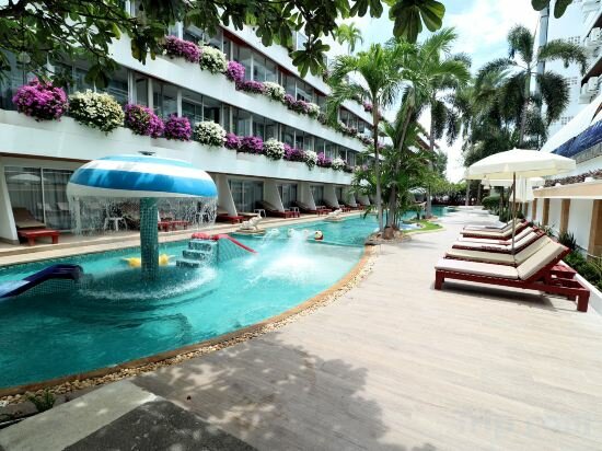 Фото The Cha-am Methavalai Hotel