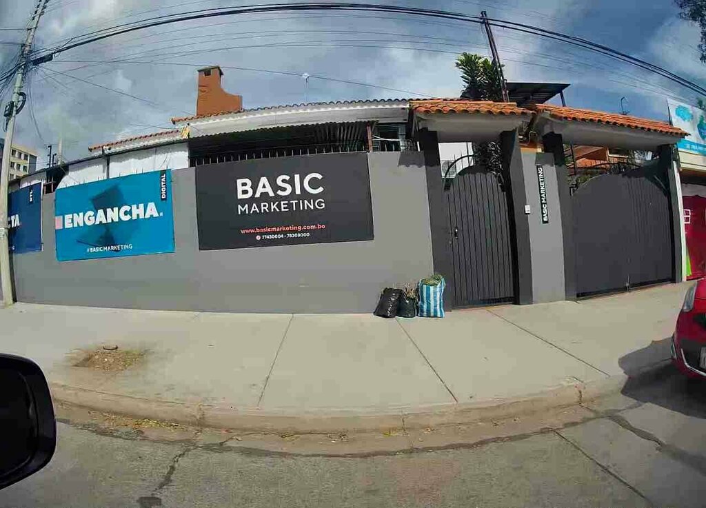 Graphic design studio Basic Marketing, Cochabamba, photo