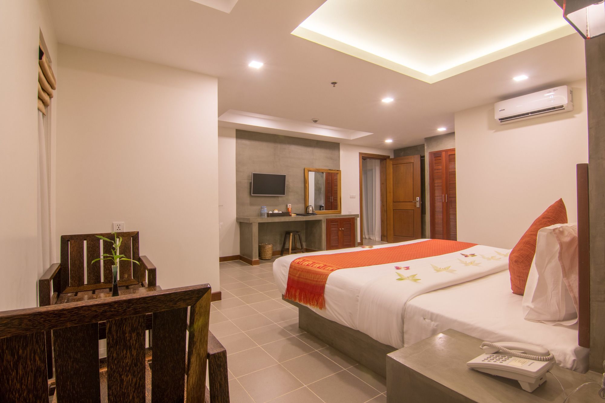 Фото Chhaylong Angkor Boutique Hotel